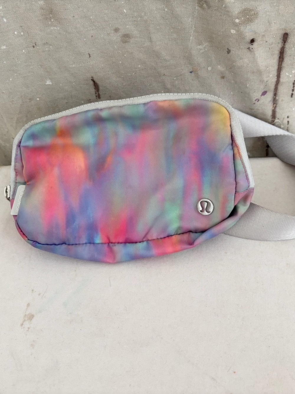 Lululemon Everywhere Belt Bag Prism Wash Print Multi / Vapor Tie Dye Rainbow 1L 